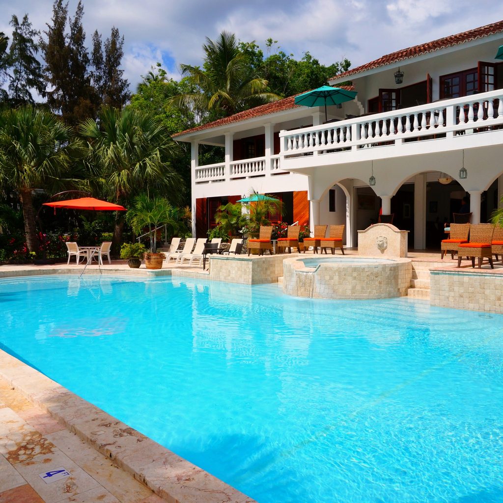 Villa with in-ground pool