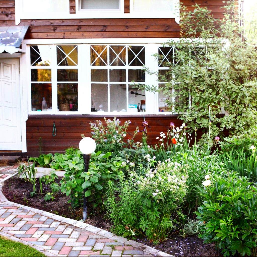 Summer Cottage With Formal Garden