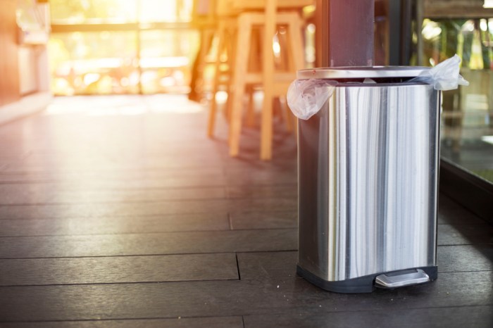 the best metal trashcans with lids trash can lid