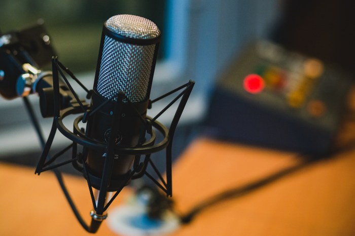 inspirational podcasts success podcast microphone