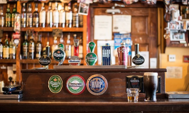 how to get a liquor license local bar front