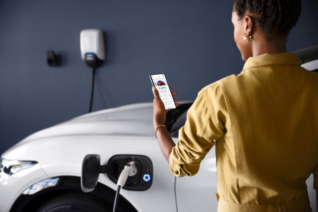 Charging Mustang Mach-E with home station